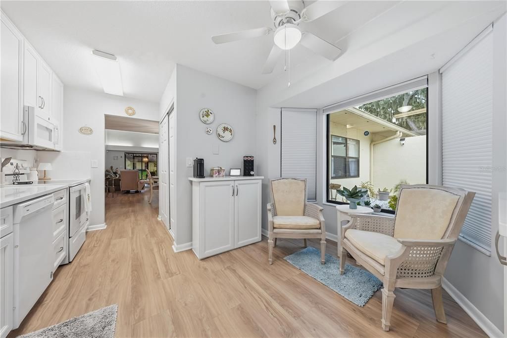 For Sale: $319,900 (2 beds, 2 baths, 1334 Square Feet)