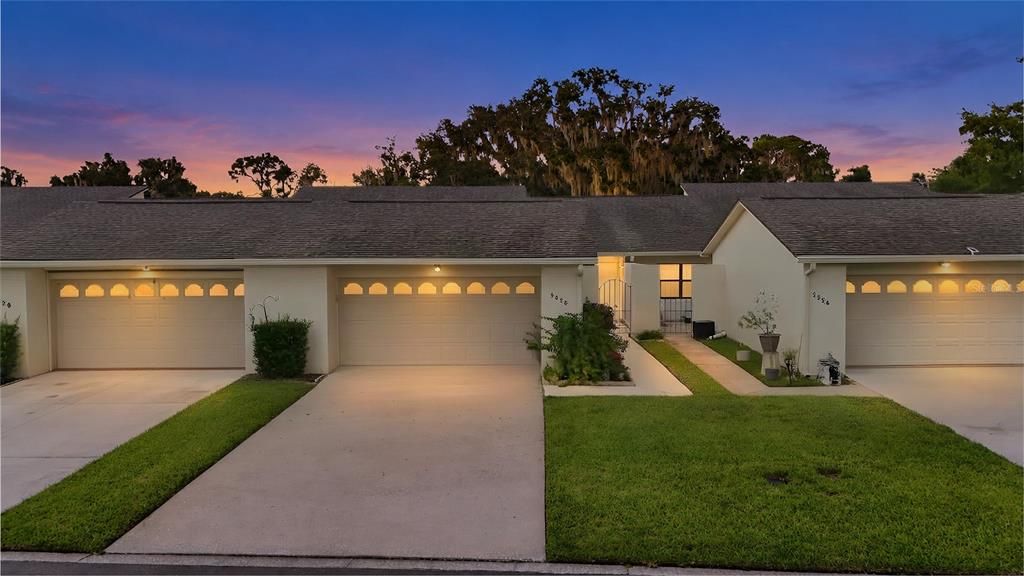 For Sale: $319,900 (2 beds, 2 baths, 1334 Square Feet)