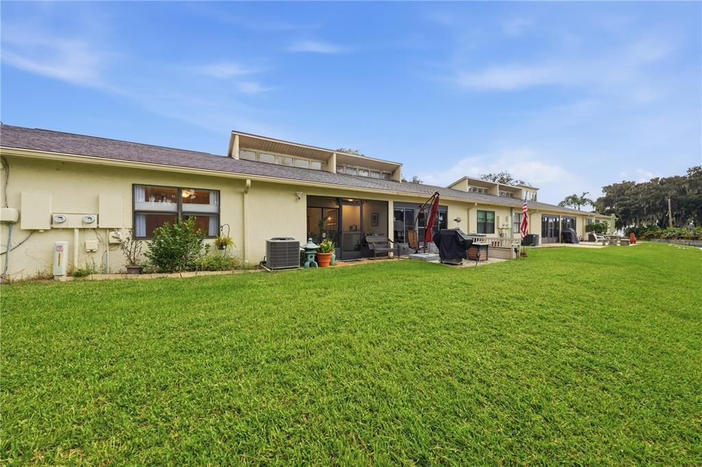 For Sale: $319,900 (2 beds, 2 baths, 1334 Square Feet)