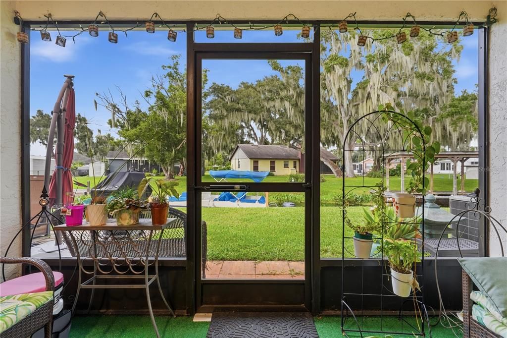 For Sale: $319,900 (2 beds, 2 baths, 1334 Square Feet)
