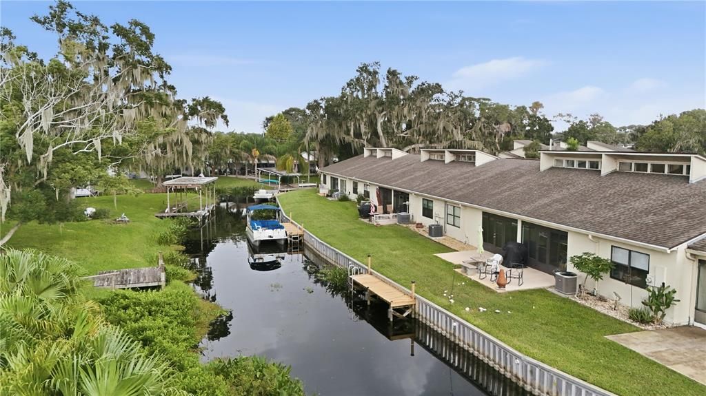 For Sale: $319,900 (2 beds, 2 baths, 1334 Square Feet)