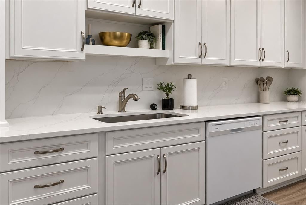 For Sale: $319,900 (2 beds, 2 baths, 1334 Square Feet)
