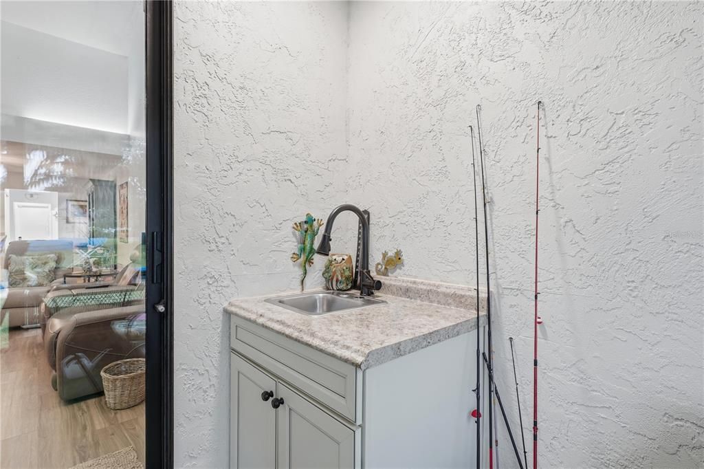 For Sale: $319,900 (2 beds, 2 baths, 1334 Square Feet)