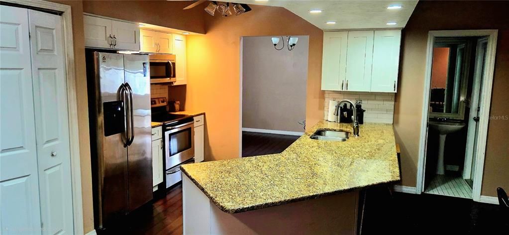 En Venta: $345,000 (3 camas, 2 baños, 1969 Pies cuadrados)