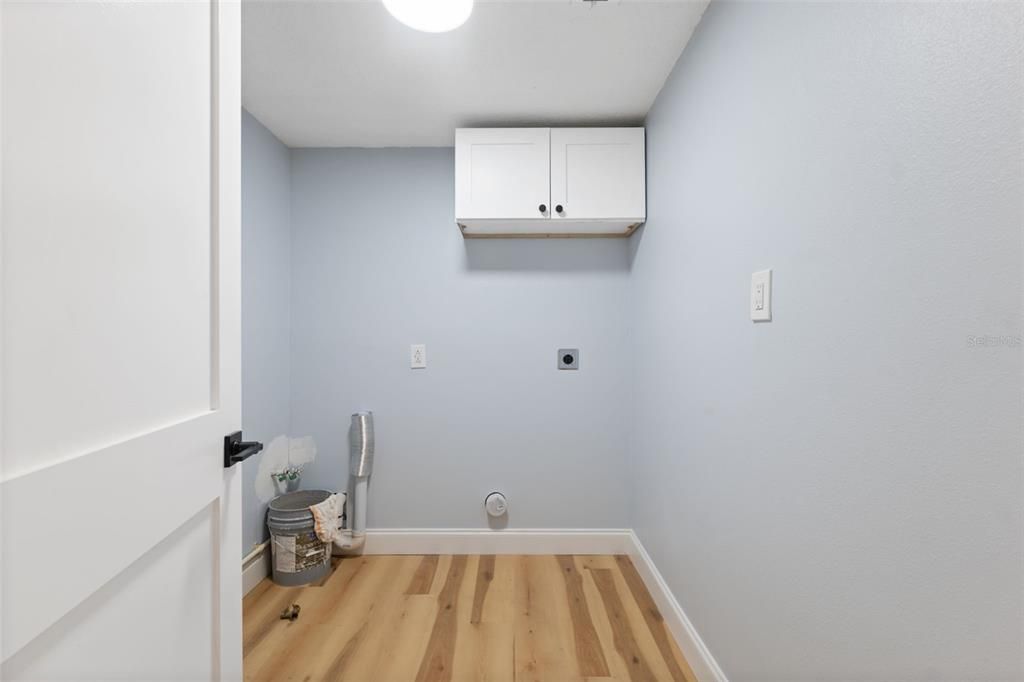 For Sale: $349,900 (3 beds, 2 baths, 1854 Square Feet)