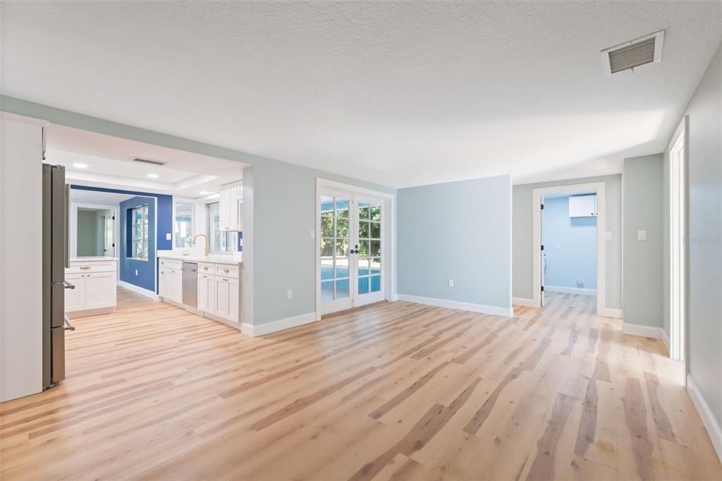 For Sale: $349,900 (3 beds, 2 baths, 1854 Square Feet)