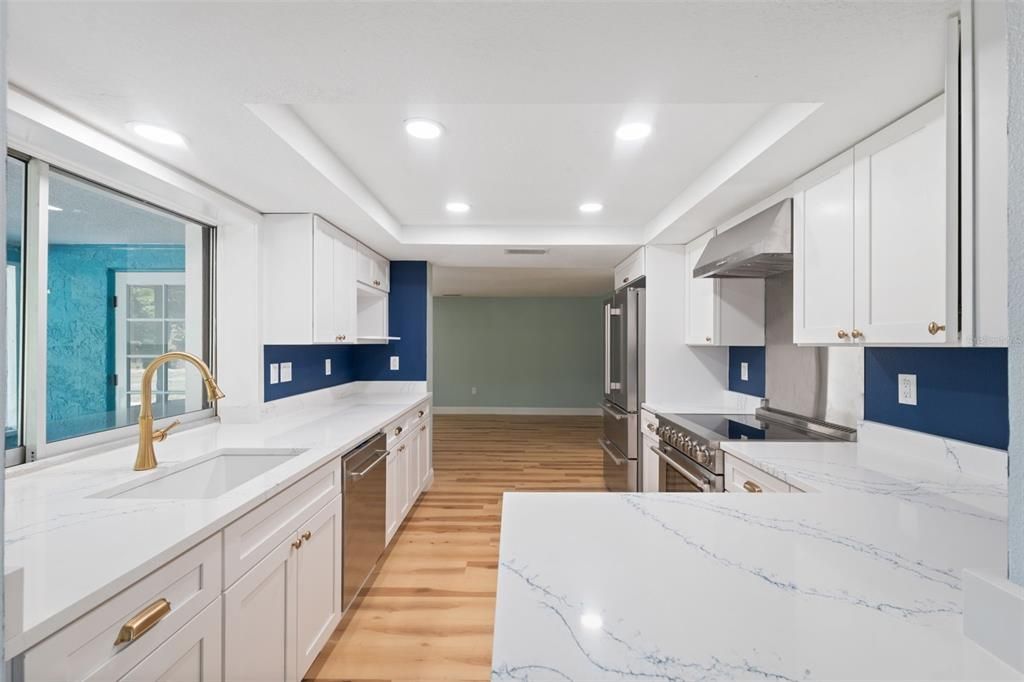 For Sale: $349,900 (3 beds, 2 baths, 1854 Square Feet)