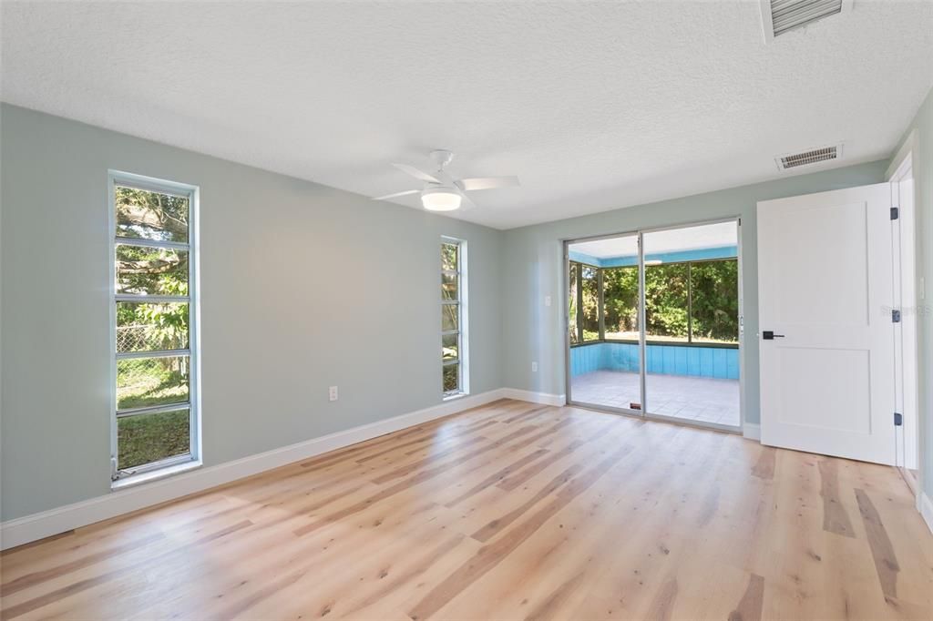For Sale: $349,900 (3 beds, 2 baths, 1854 Square Feet)