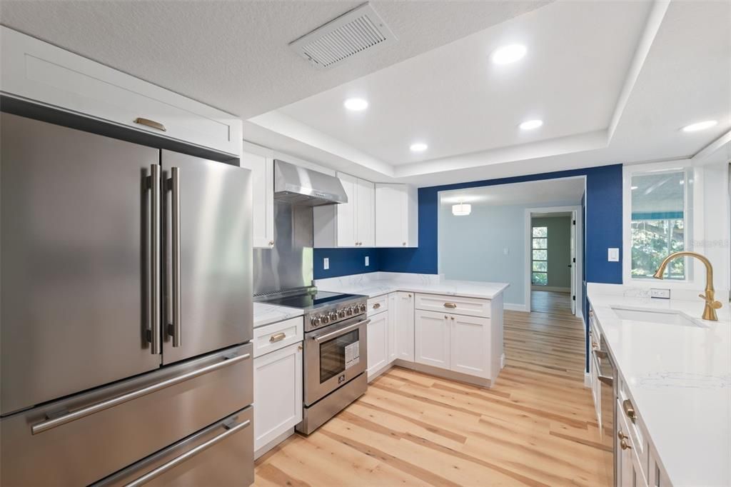 For Sale: $349,900 (3 beds, 2 baths, 1854 Square Feet)
