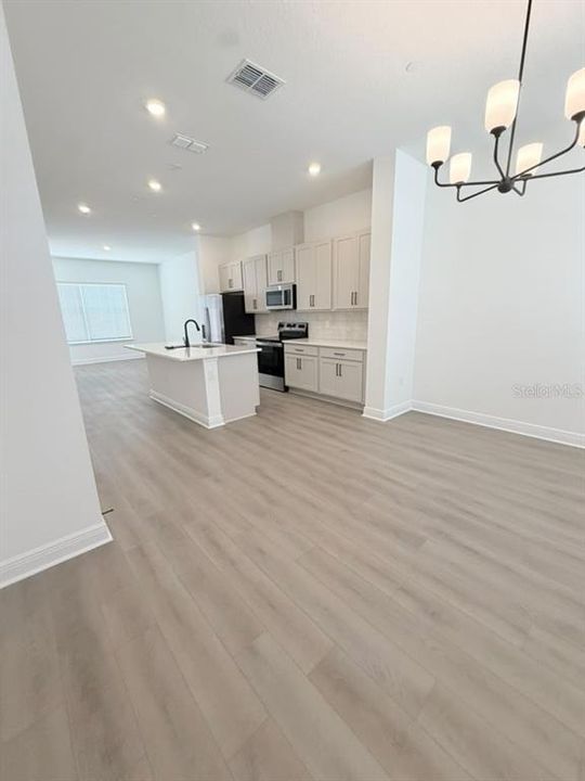 В аренду: $3,500 (3 спален, 2 ванн, 1699 Квадратных фут)