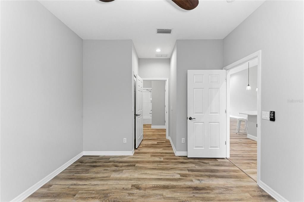For Sale: $279,900 (2 beds, 2 baths, 1496 Square Feet)