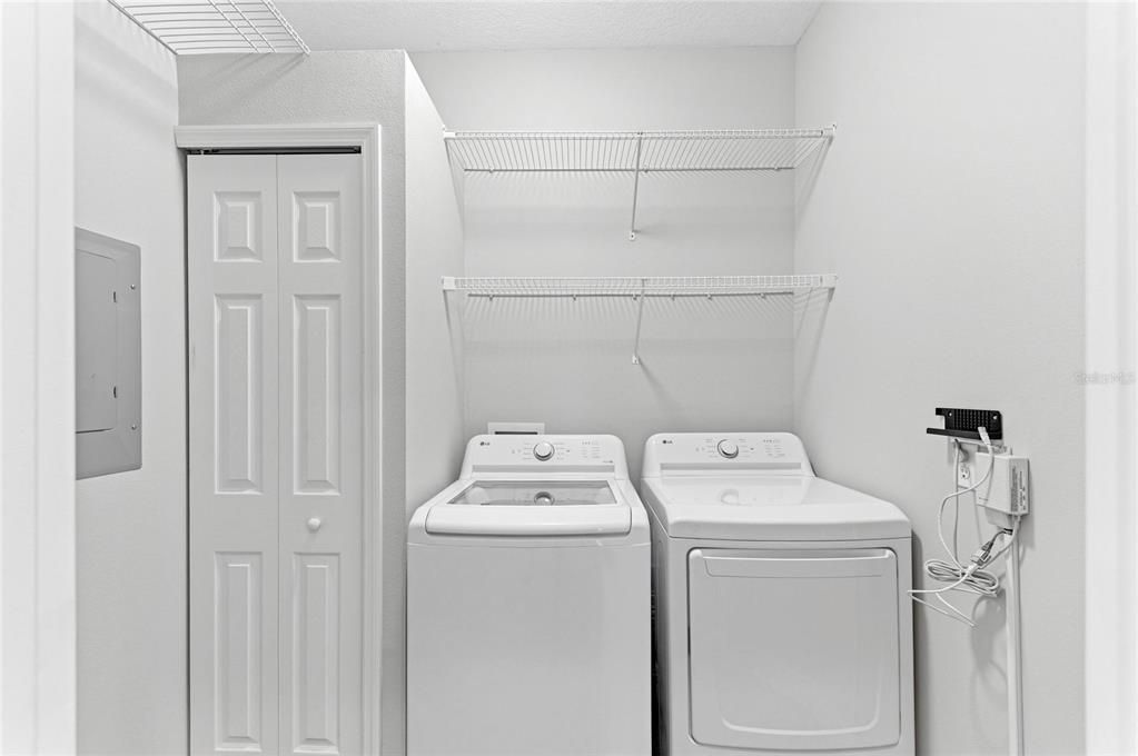 For Sale: $279,900 (2 beds, 2 baths, 1496 Square Feet)