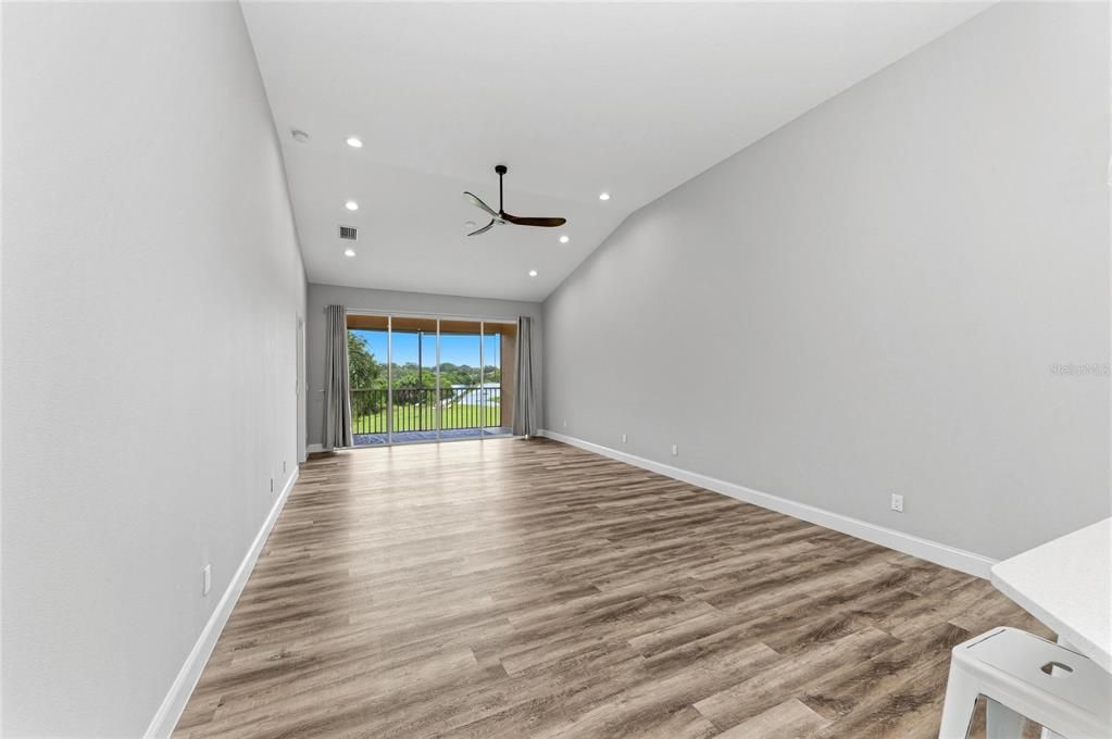 For Sale: $279,900 (2 beds, 2 baths, 1496 Square Feet)