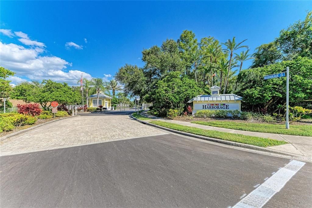 For Sale: $279,900 (2 beds, 2 baths, 1496 Square Feet)