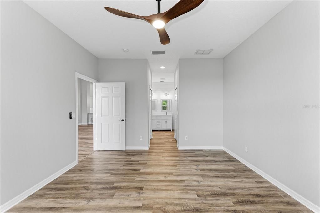 For Sale: $279,900 (2 beds, 2 baths, 1496 Square Feet)