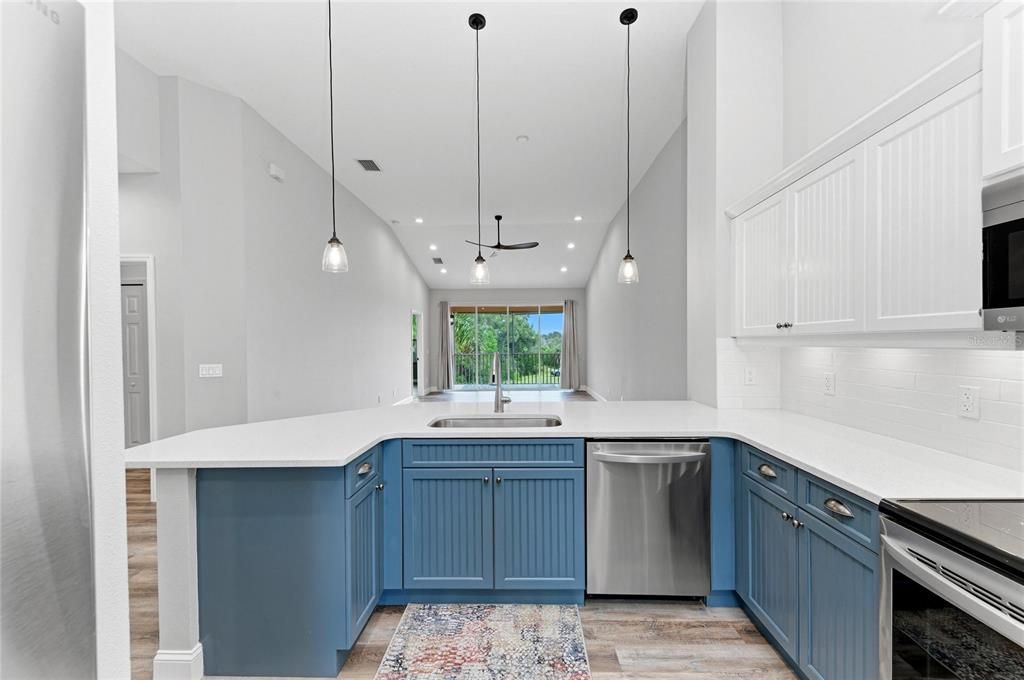 For Sale: $279,900 (2 beds, 2 baths, 1496 Square Feet)