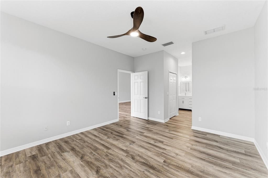 For Sale: $279,900 (2 beds, 2 baths, 1496 Square Feet)