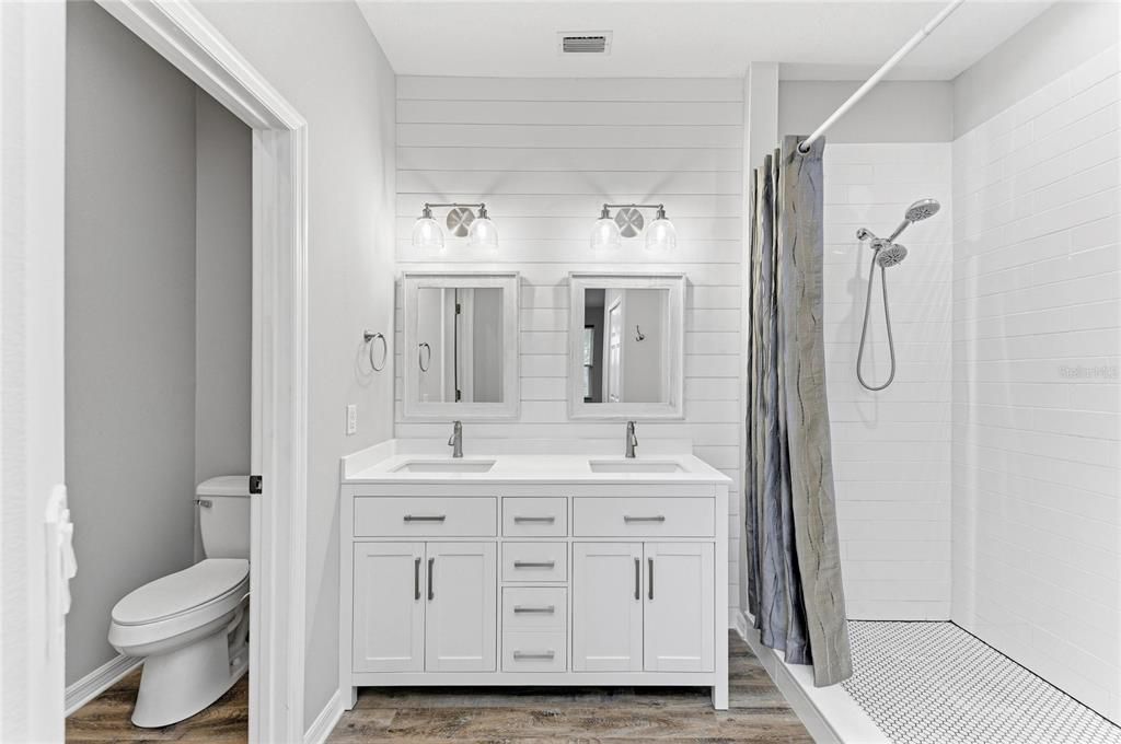 For Sale: $279,900 (2 beds, 2 baths, 1496 Square Feet)