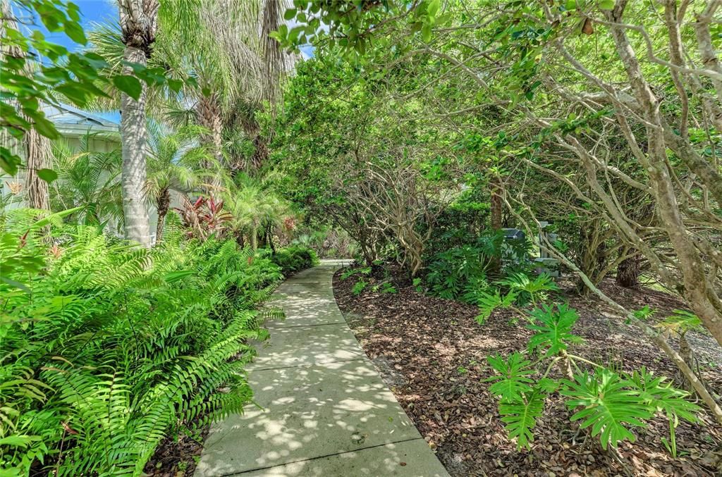 For Sale: $279,900 (2 beds, 2 baths, 1496 Square Feet)