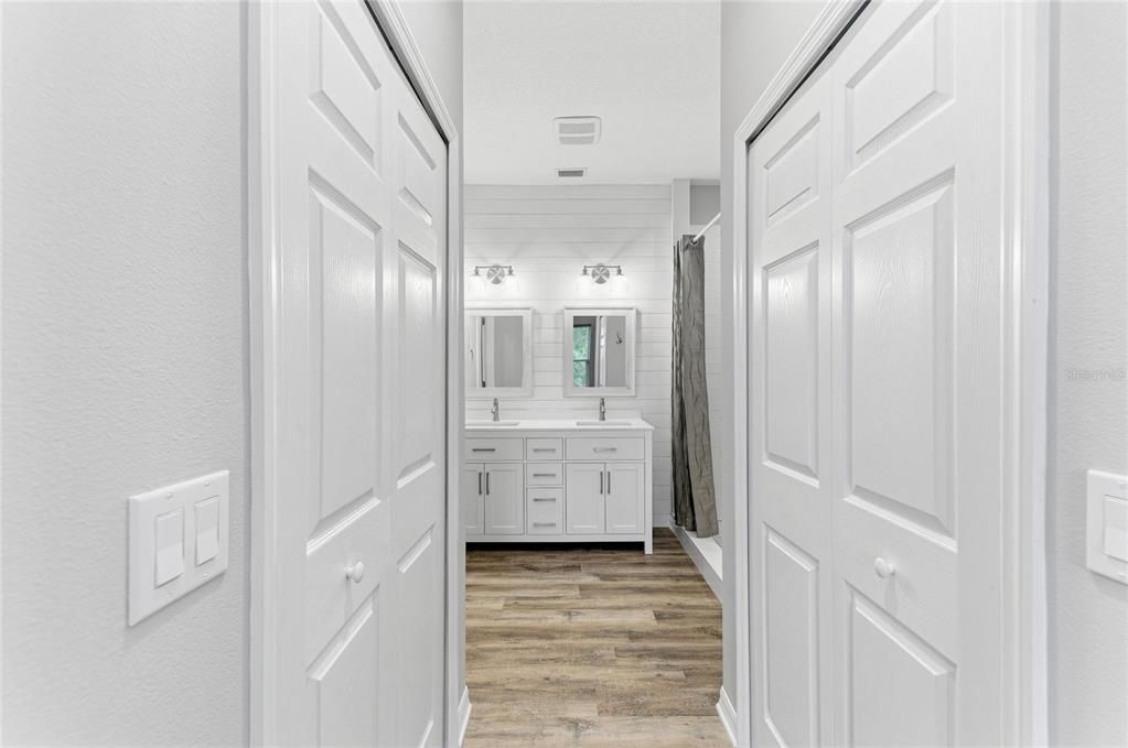 For Sale: $279,900 (2 beds, 2 baths, 1496 Square Feet)