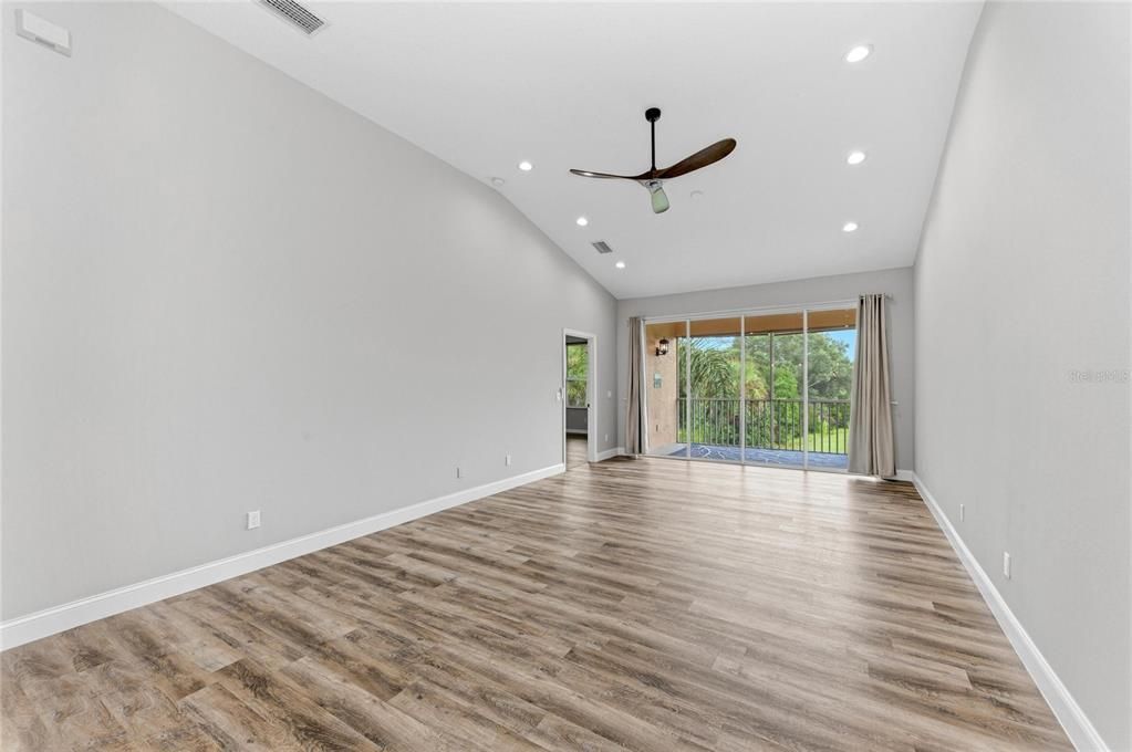 For Sale: $279,900 (2 beds, 2 baths, 1496 Square Feet)
