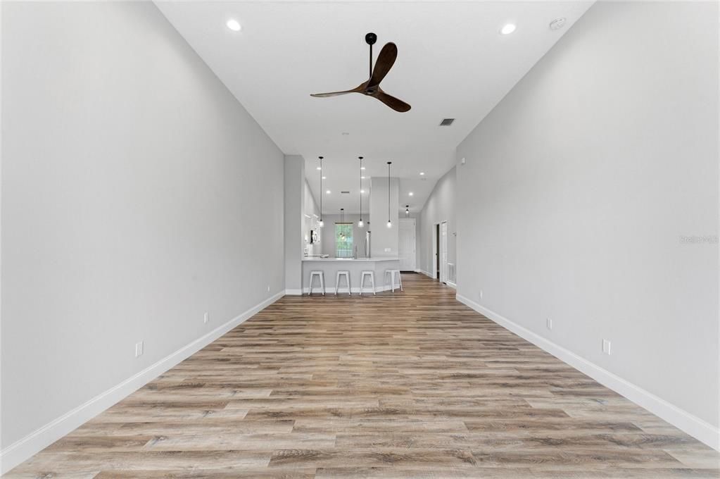 For Sale: $279,900 (2 beds, 2 baths, 1496 Square Feet)