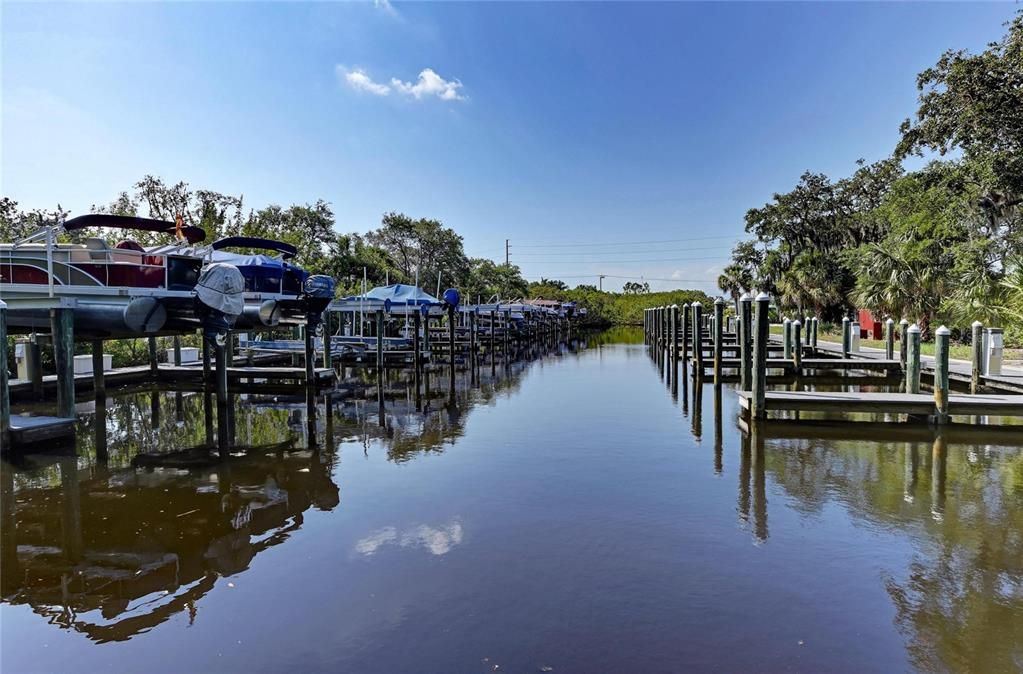 For Sale: $279,900 (2 beds, 2 baths, 1496 Square Feet)