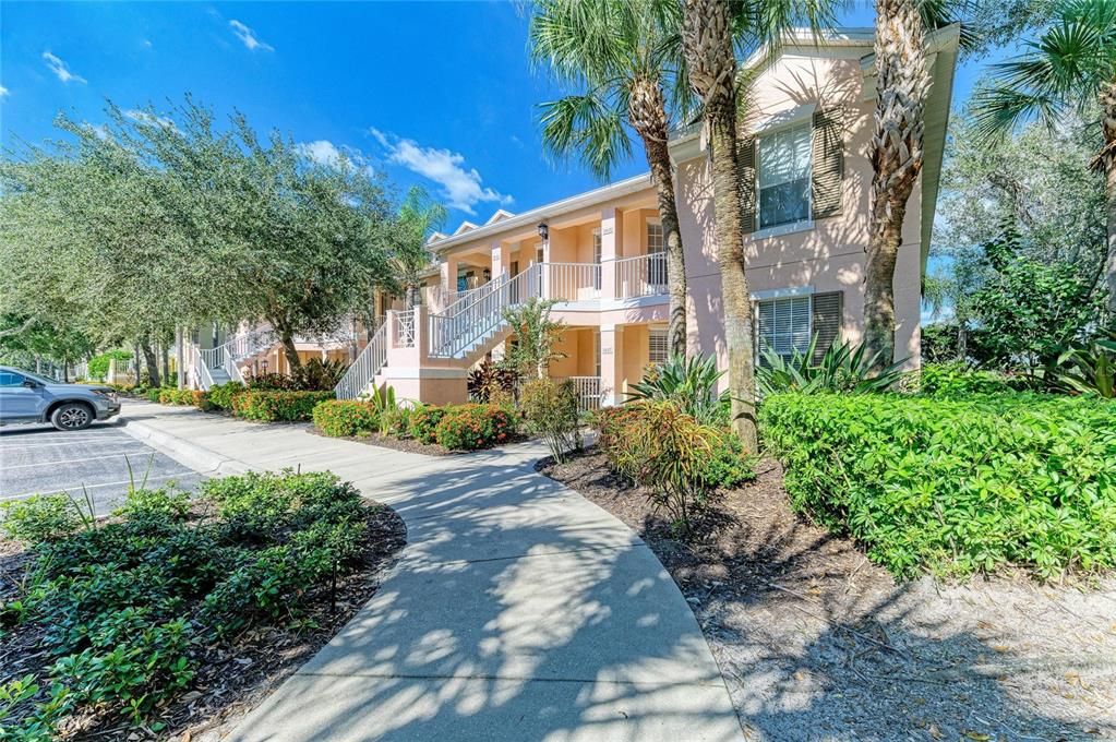 For Sale: $279,900 (2 beds, 2 baths, 1496 Square Feet)