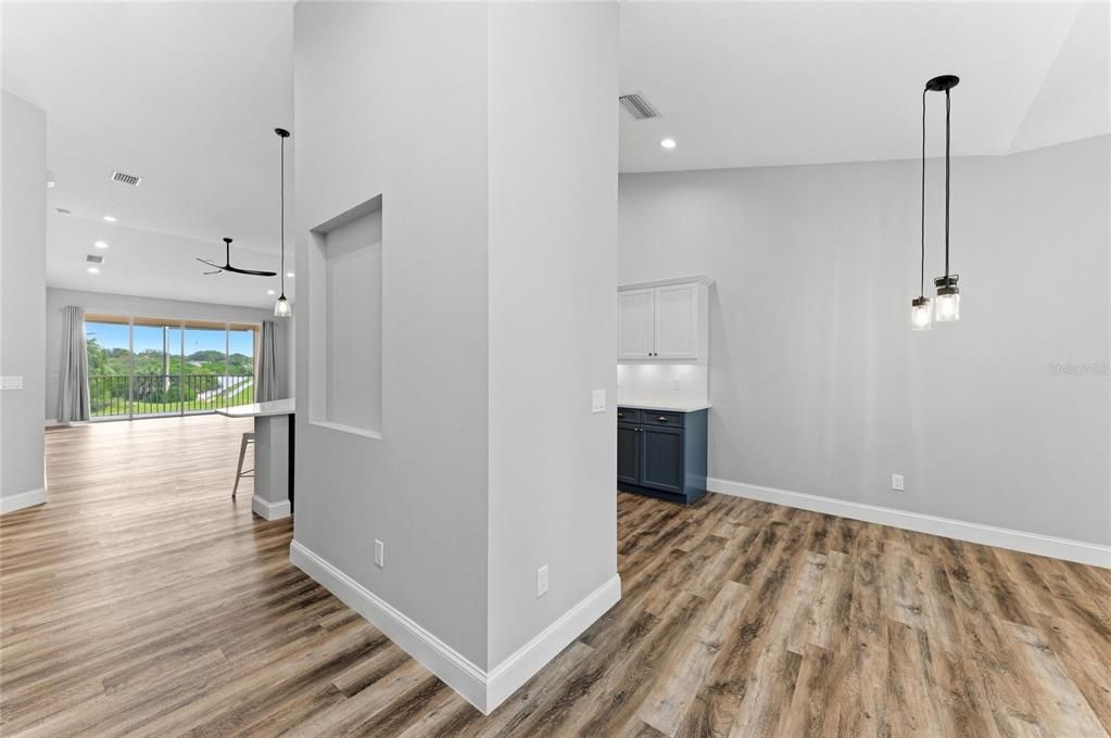 For Sale: $279,900 (2 beds, 2 baths, 1496 Square Feet)