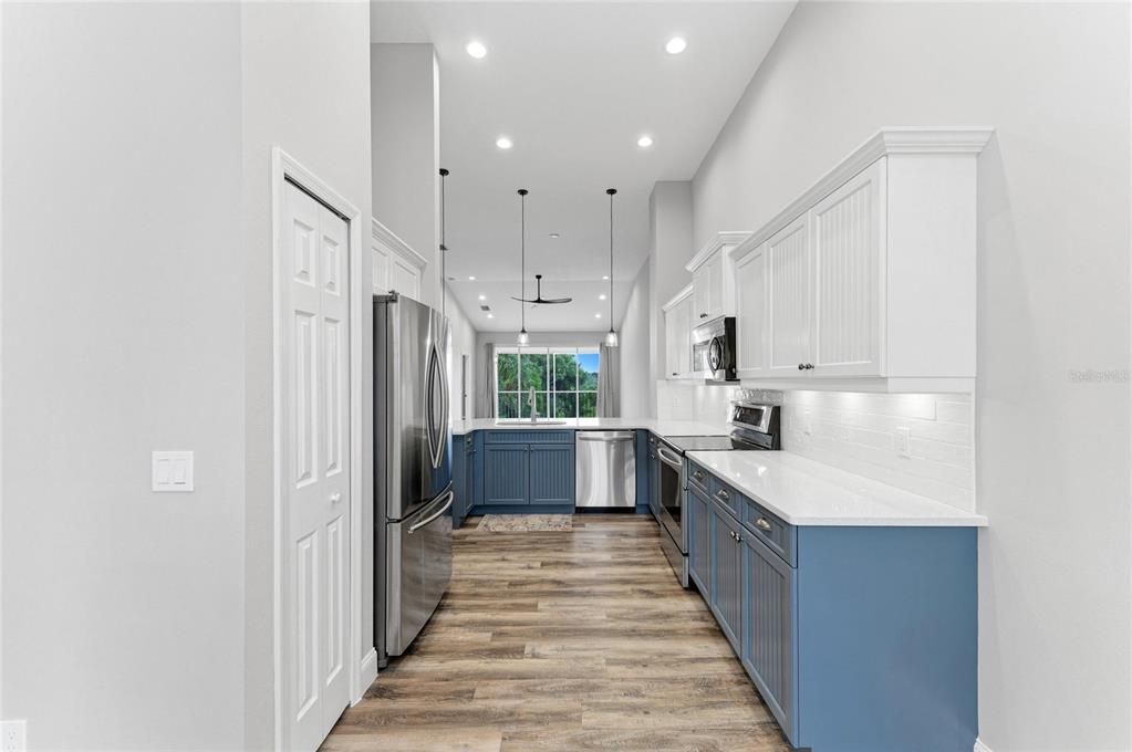 For Sale: $279,900 (2 beds, 2 baths, 1496 Square Feet)