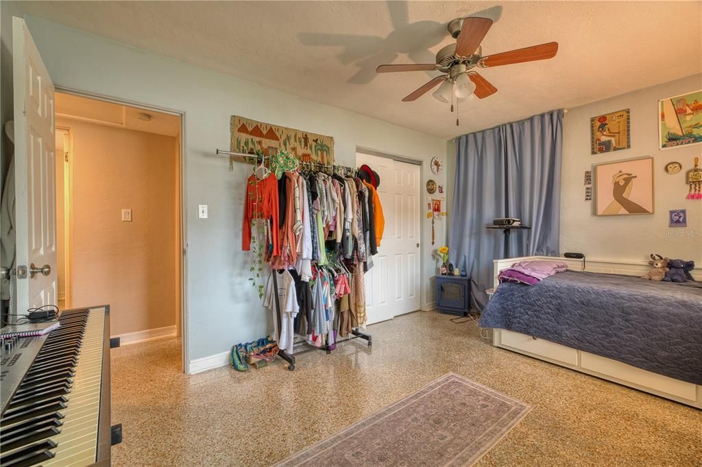 В аренду: $2,300 (3 спален, 2 ванн, 1315 Квадратных фут)