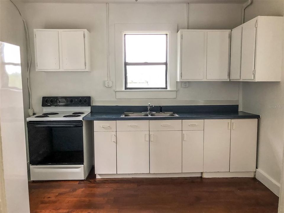 For Rent: $1,290 (2 beds, 1 baths, 1126 Square Feet)