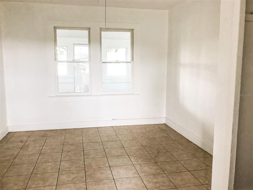 For Rent: $1,290 (2 beds, 1 baths, 1126 Square Feet)