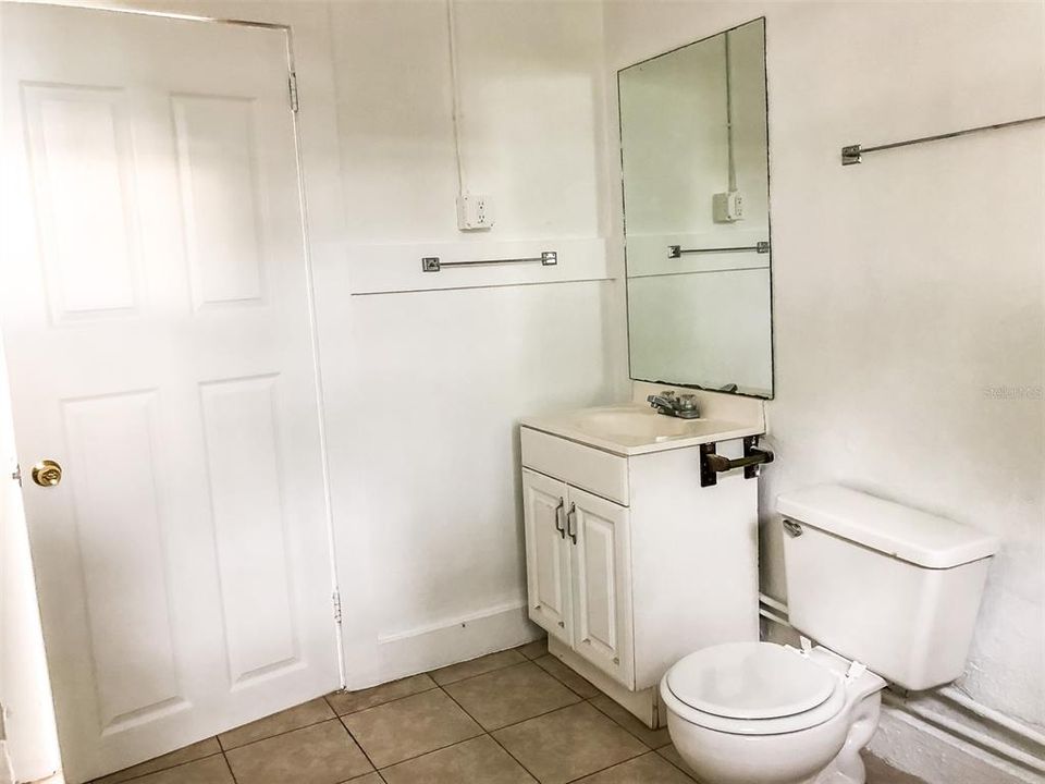 For Rent: $1,290 (2 beds, 1 baths, 1126 Square Feet)