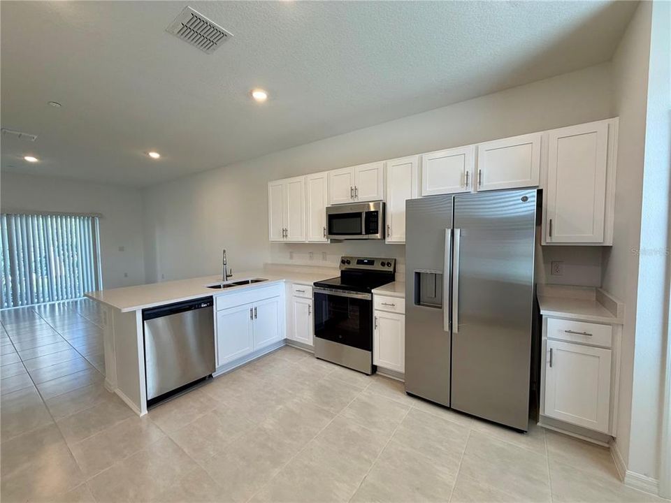 For Rent: $1,850 (2 beds, 2 baths, 1100 Square Feet)