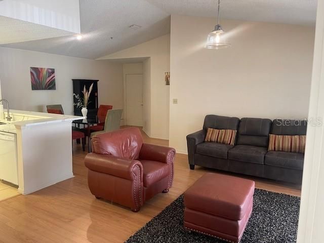 В аренду: $2,650 (3 спален, 2 ванн, 1260 Квадратных фут)