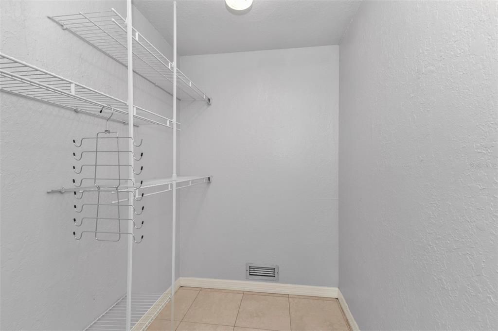 На продажу: $241,500 (3 спален, 2 ванн, 1400 Квадратных фут)