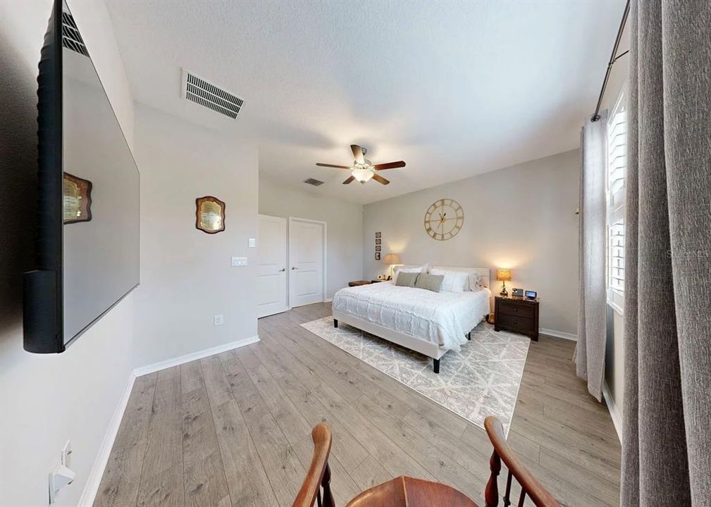 En Venta: $393,000 (2 camas, 2 baños, 1959 Pies cuadrados)