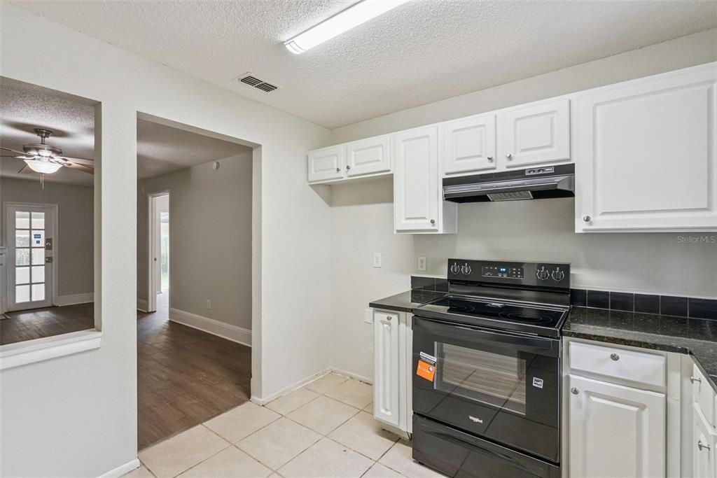 En Venta: $250,000 (3 camas, 2 baños, 1039 Pies cuadrados)