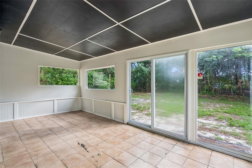 En Venta: $250,000 (3 camas, 2 baños, 1039 Pies cuadrados)