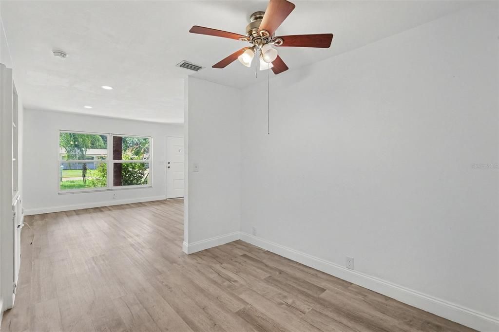 For Sale: $354,950 (3 beds, 2 baths, 1677 Square Feet)