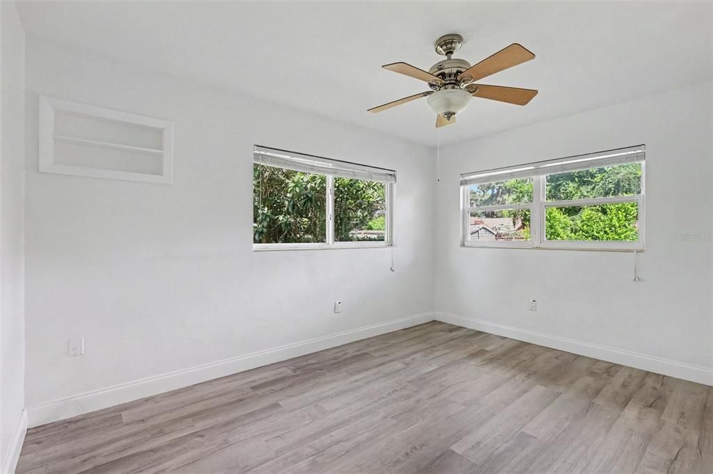 For Sale: $354,950 (3 beds, 2 baths, 1677 Square Feet)