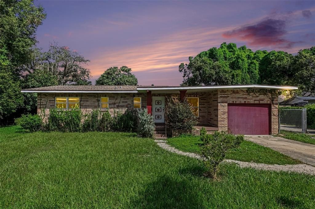 For Sale: $354,950 (3 beds, 2 baths, 1677 Square Feet)