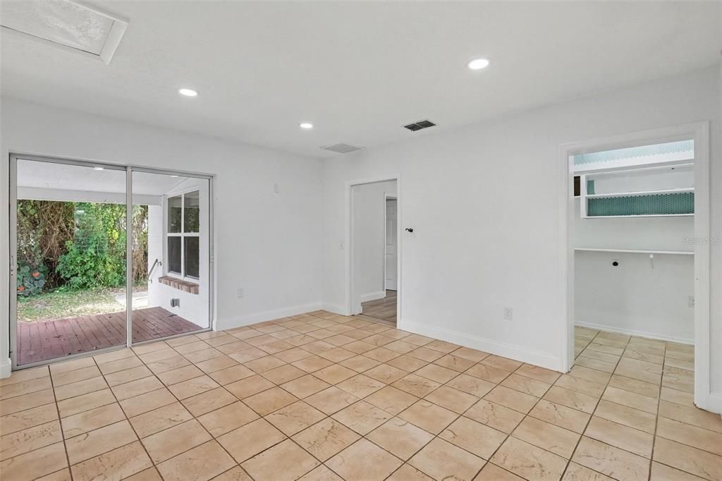 For Sale: $354,950 (3 beds, 2 baths, 1677 Square Feet)