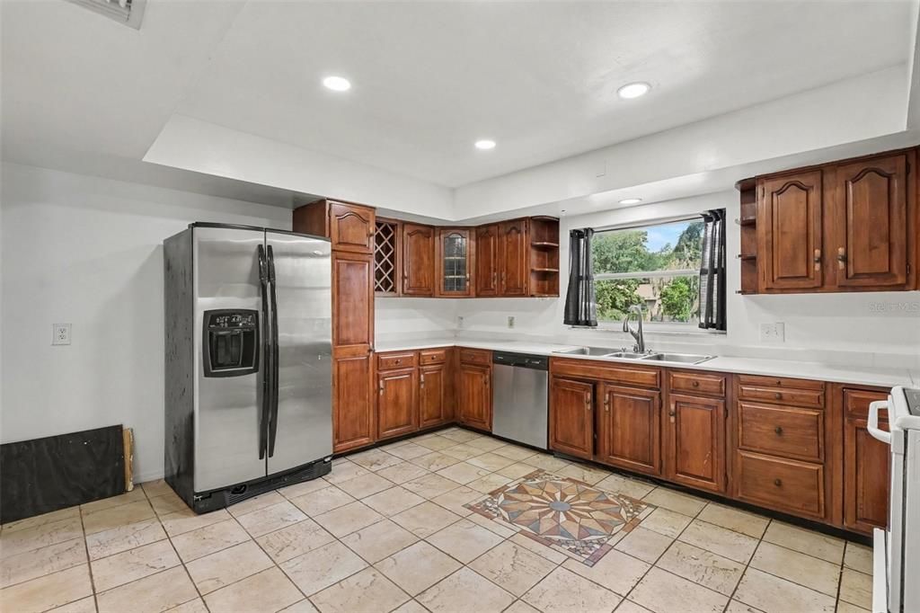 For Sale: $354,950 (3 beds, 2 baths, 1677 Square Feet)