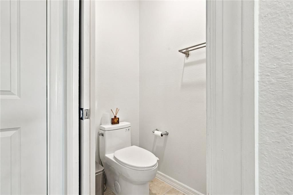На продажу: $399,999 (4 спален, 3 ванн, 2960 Квадратных фут)