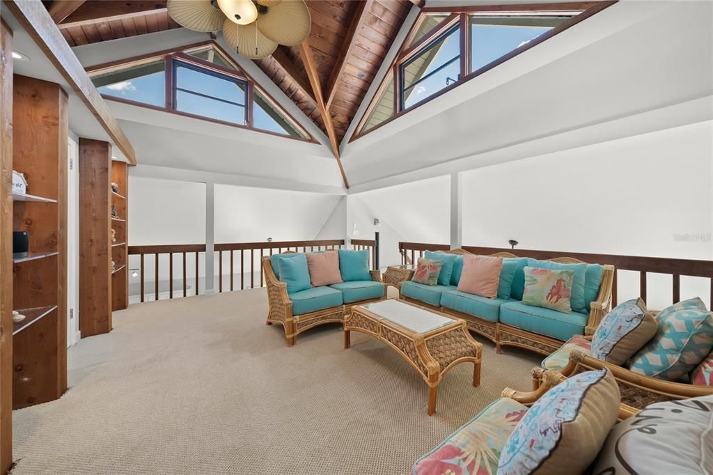 En Venta: $1,895,000 (3 camas, 4 baños, 2168 Pies cuadrados)