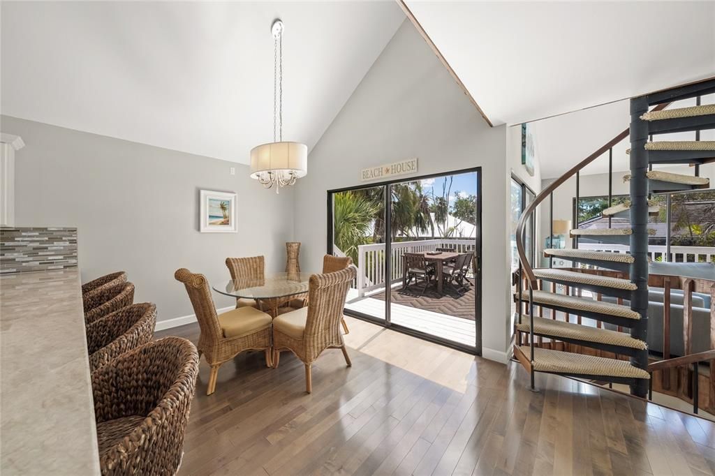 En Venta: $1,895,000 (3 camas, 4 baños, 2168 Pies cuadrados)