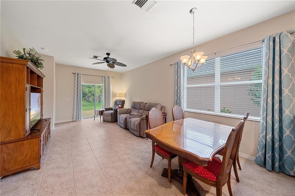 Active With Contract: $312,000 (3 beds, 2 baths, 1443 Square Feet)