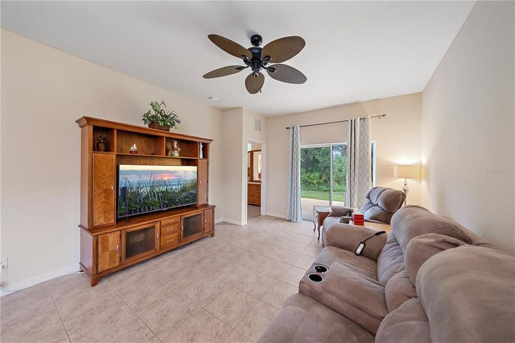 Active With Contract: $312,000 (3 beds, 2 baths, 1443 Square Feet)